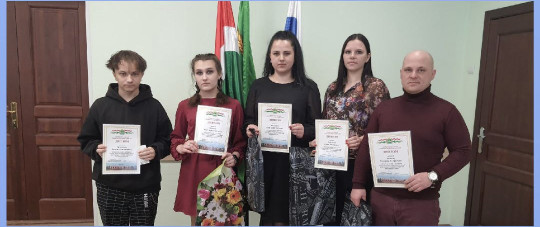 Награждение за участие в викторине по избирательному праву Награждение за участие в викторине по избирательному праву.